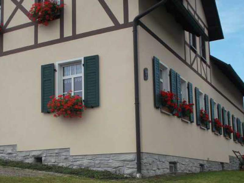 Klingenthal-Fassade-und-Sockel